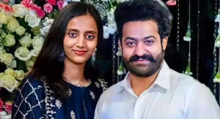 Junior NTR : పెళ్లి చూపుల్లో జూనియర్ ఎన్టీఆర్ ని ప్రణతి ఏమని అడిగిందో తెలుసా.. దెబ్బకి ఎన్టీఆర్ కి మైండ్ బ్లాక్ – చిన్నపిల్లకి ఇది ఎలా తెలుసు అనుకున్నాడు !