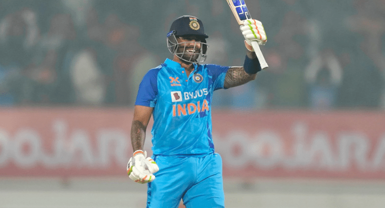 IND vs SL 3rd T20 : సూర్య సుడిగాలో కొట్టుకుపోయిన శ్రీ‌లంక.. 45 బంతుల్లో సెంచ‌రీ