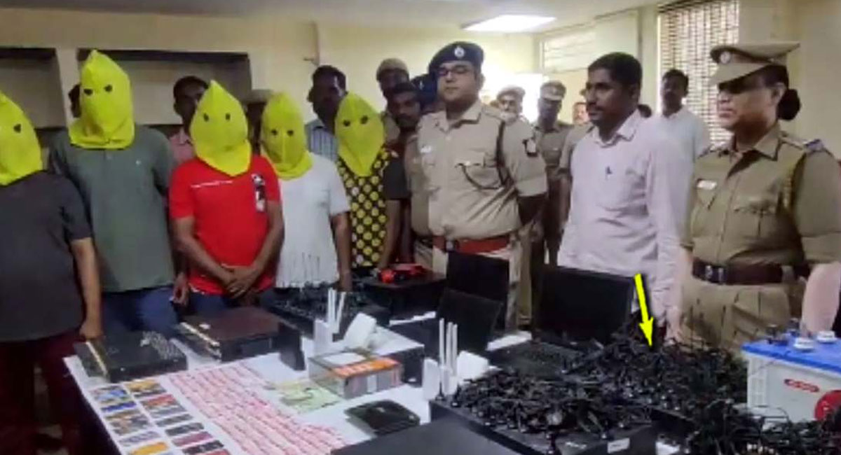 Crime News : లోన్ తీసుకున్న పాపానికి మహిళకు వేధింపులు.. చివరకు యాప్ నిర్వాహకులు ఏం చేశారంటే?