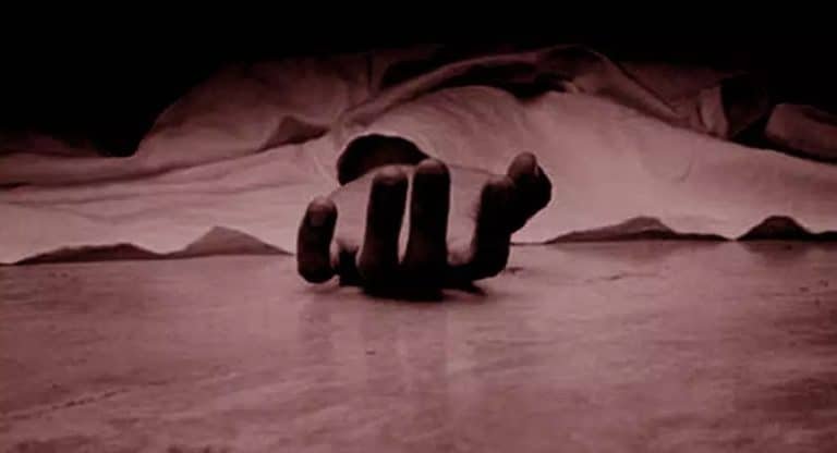 Crime News : తన భార్యతో అక్రమ సంబంధం పెట్టుకున్నాడని స్నేహితుడిని భర్త ఏం చేశాడంటే?