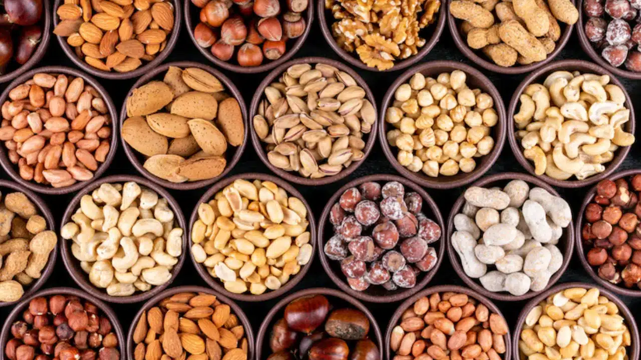 Health Tips on Dry dates in raisins and almonds