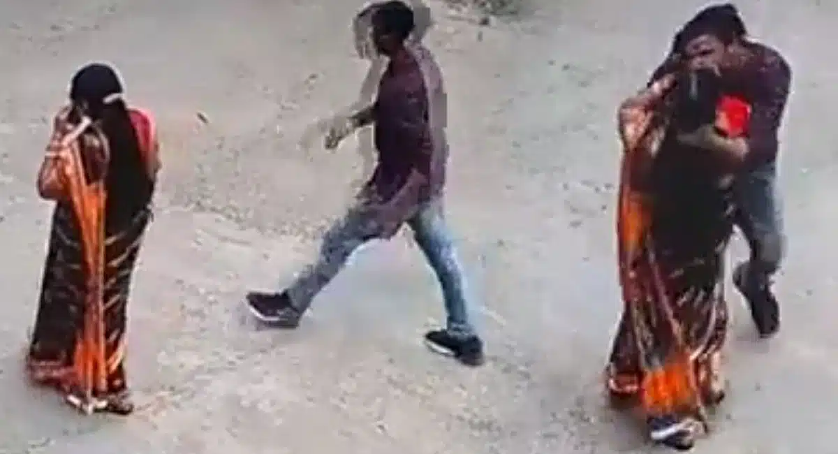 Youth Forcibly Ks Health Worker In Bihar Jamui