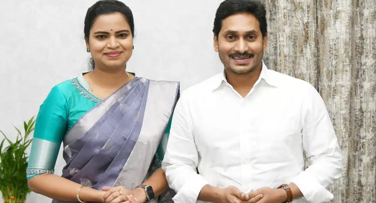 minister vidadala rajini about ap arogyashri implementation