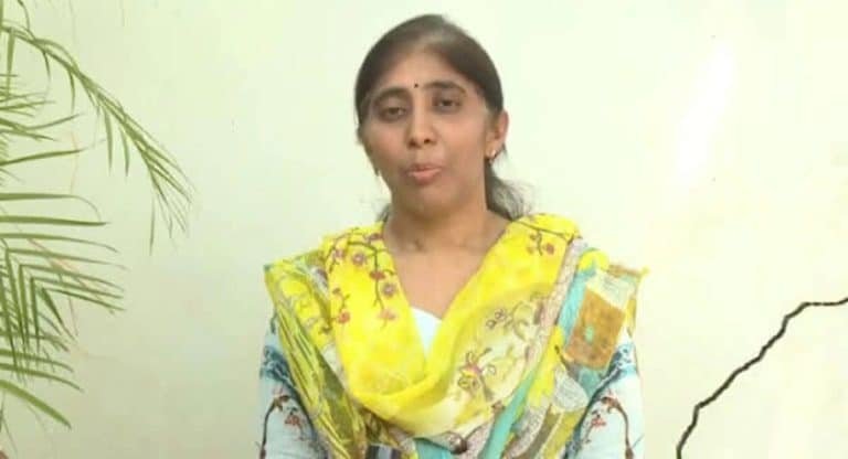 YS Sunitha : చాలా పెద్ద తప్పు చేసిన వైఎస్ సునీత.. దేవుడు కూడా కాపాడలేడు..!