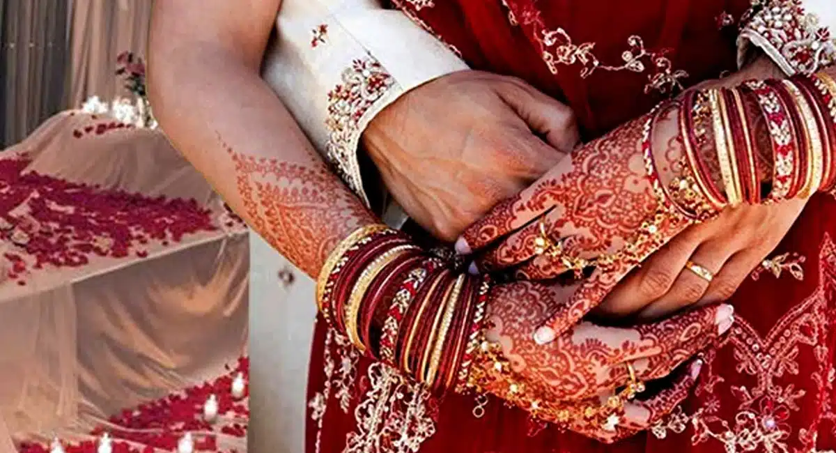 do-you-know-the-strange-custom-of-sobhanam-going-into-the-room-with-the-bride-and-the-mother