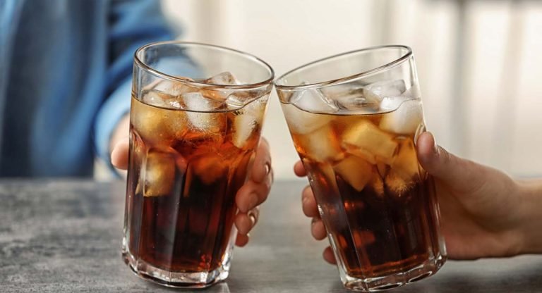 Soda : మందుబాబులు జర జాగ్రత్త… మద్యపానం కూల్ డ్రింక్ లేదా సోడాతో కలిపి తాగితే ఏం జరుగుతుందో తెలుసా…!