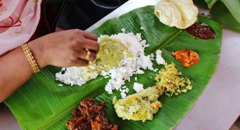 Eating : భోజనం చేసేటప్పుడు పొరపాటున కూడా ఈ తప్పులు చేయకండి… లేదంటే..?