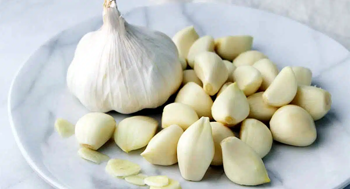 Garlic is a great medicine for men but these patients are in danger if they take it