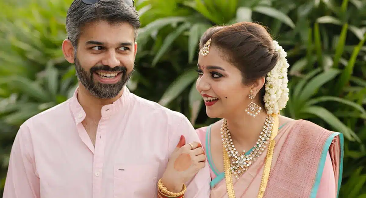 Big News Heroin Swathi take divorce