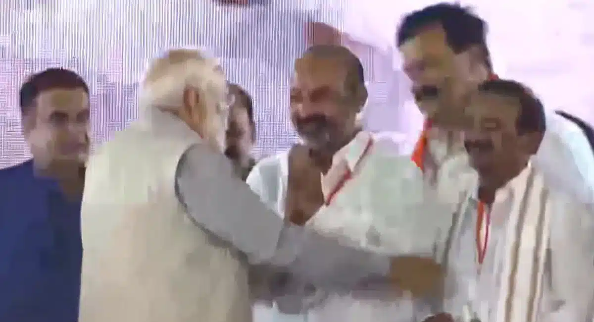 modi ignored bandi sanjay and interacted with etela rajender