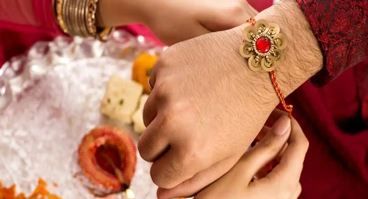 mesmerize your sister with a financial gift this rakhi festival