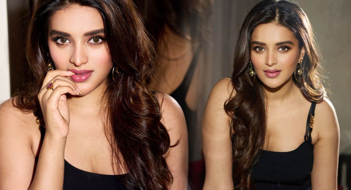 Nidhhi Agerwal : బ్లాక్ డ్రెస్ లో పిచ్చెక్కిస్తున్న నిధి అగర్వాల్ .. ఫోటోలు వైరల్..!