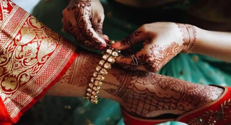 Silver Anklets : కాళ్లకు వెండి పట్టీలు ధరించడం వెనక ఇంత సైన్స్ ఉందా..?