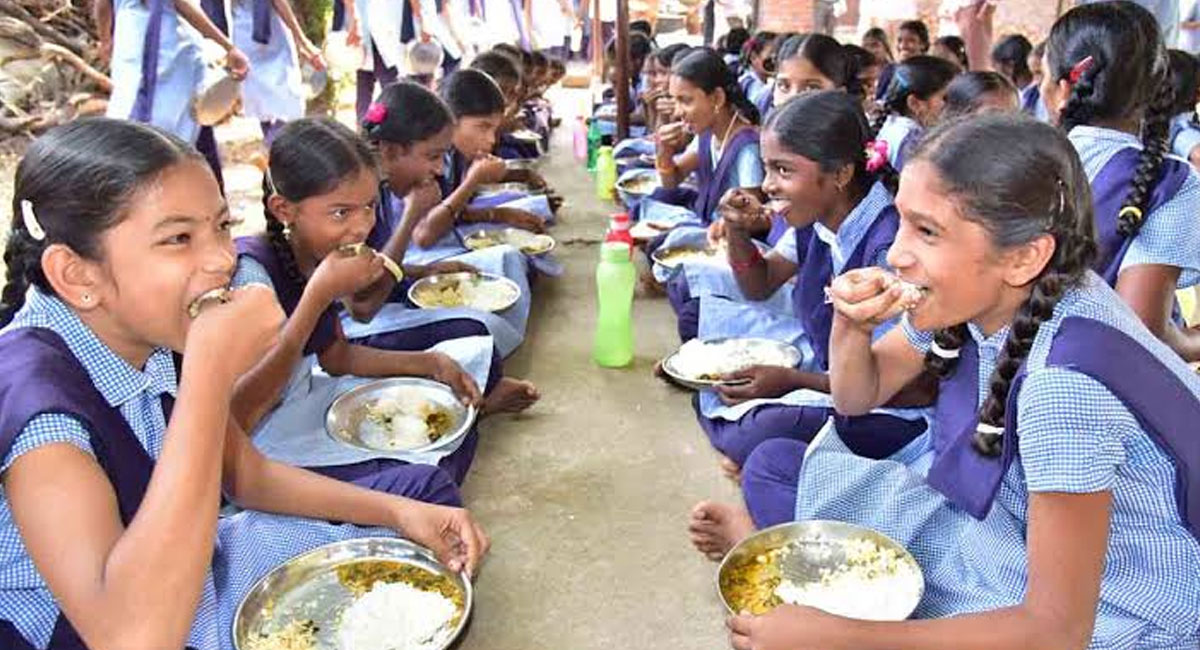 CM Breakfast Scheme : తెలంగాణ విద్యార్థులకు దసరా కానుక.. ఇక నుంచి స్కూళ్లలో రుచికరమైన బ్రేక్ ఫాస్ట్.. ఏం పెట్టనున్నారో తెలుసా?