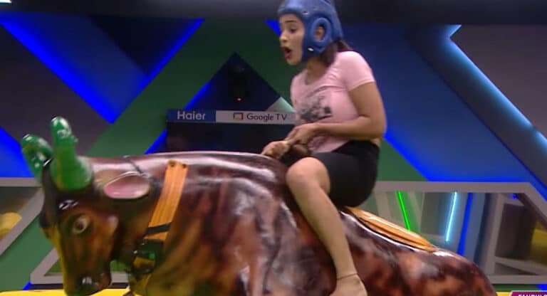 Bigg Boss Telugu 7 : ఇమ్యూనిటీ టాస్క్‌లో బుల్ మీదికి ఎక్కి చేయి విరగ్గొట్టుకున్న శోభా శెట్టి.. హౌస్ నుంచి నేరుగా హాస్పిటల్‌కి తరలింపు?