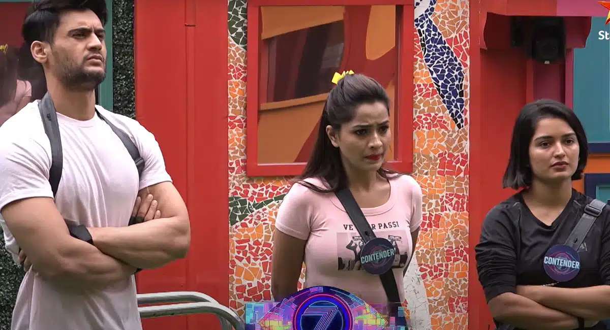 shobha and priyanka plan to eliminate yawar from contender race