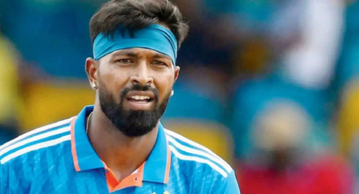 hardik pandya sixes in ind vs aus match