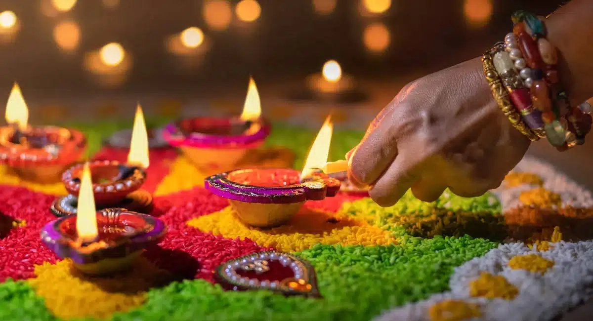 Diwali Festival : ఆ ఊరిలో దీపావళి లేదు .. 20 ఏళ్ల నుంచి అనాదిగా వస్తున్న ఆచారం..!!