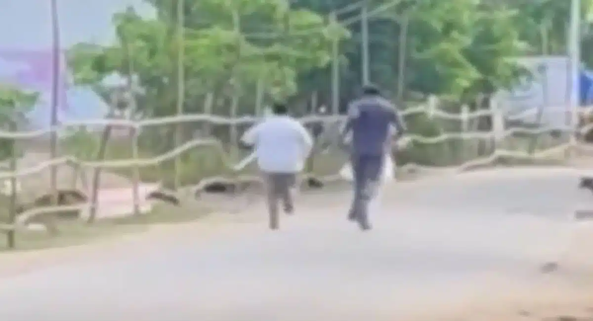 Komatireddy rajagopal reddy rushes to nomination in the last minute
