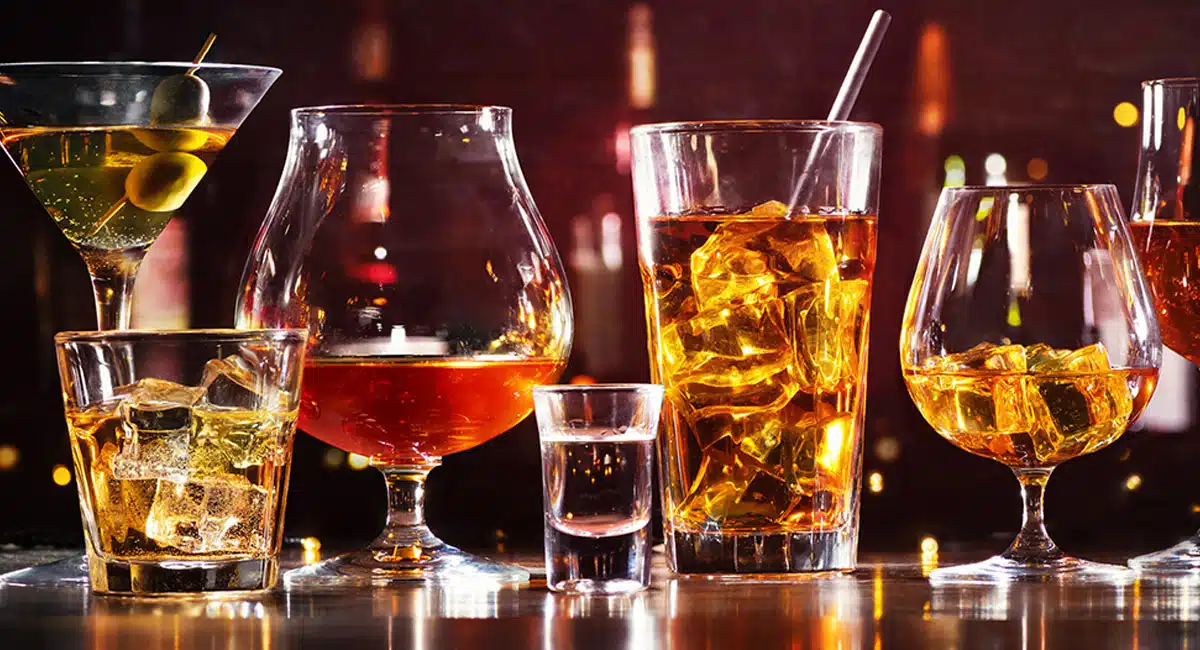 Alcohol Facts : మీకు మద్యం తాగే అలవాటు ఉందా..? మీరు తాగే వైన్స్ విస్కీలో నీళ్లు కలిపి తాగితే ఈ ప్రమాదం తప్పదు...!
