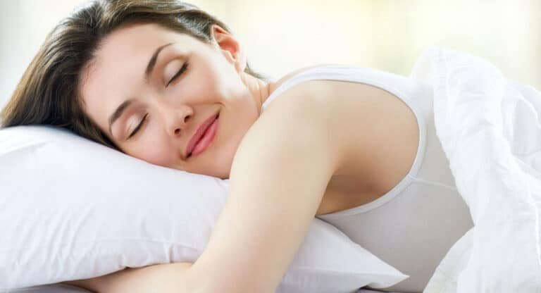Sleeping : స్నానం చేసే నీటిలో ఈ నూనె కలిపితే నిద్రలేమీ సమస్యకు చెక్ పెట్టవచ్చు…!