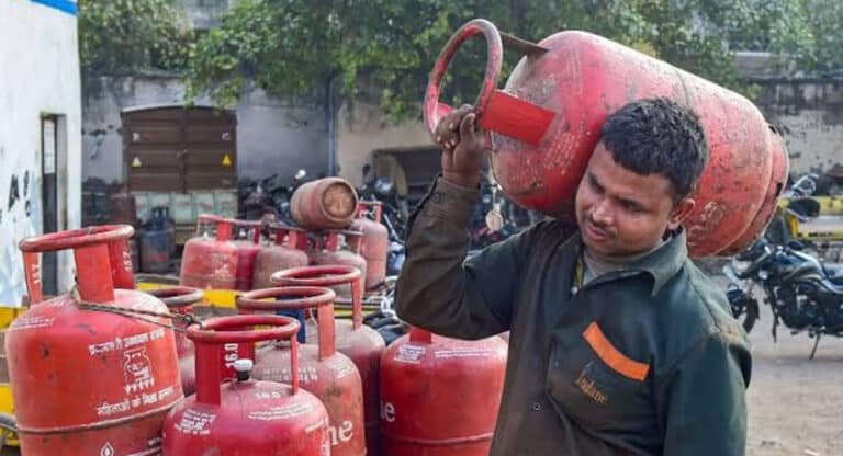 Rs 500 Gas Cylinder : తెలంగాణలో కేవ‌లం వీరికే రూ.500ల‌కు గ్యాస్ సిలిండ‌ర్‌..?