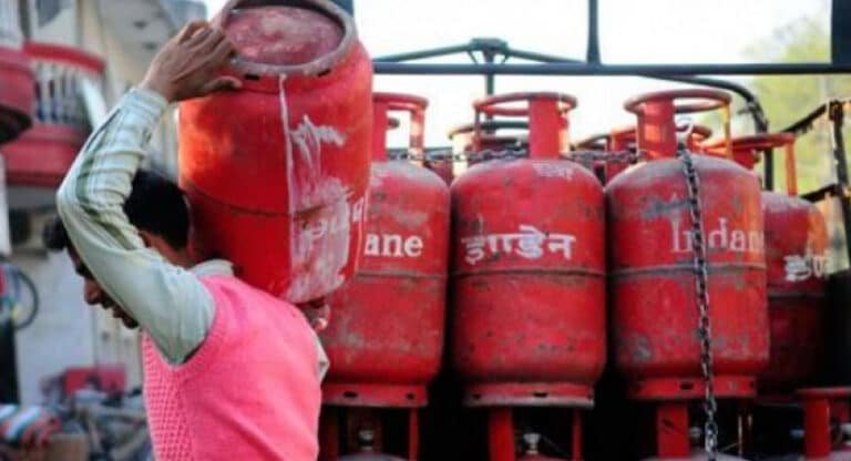 Gas Cylinder : డిసెంబర్ 31వ తేదీ లోపు ఇలా చేయండి .. లేదంటే సబ్సిడీ ఆగిపోతుంది…!