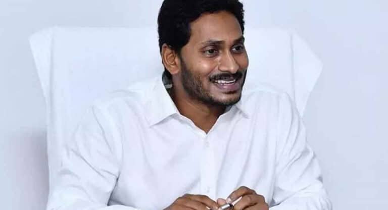 ఫామ్ లో ఉన్న వైసీపీ.. పార్టీ నుంచి ఎవరైనా వెళ్తే జగన్ చెప్పే విషయం అదే