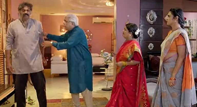 Intinti Gruhalakshmi 7 Dec Today Episode : పోయిన దివ్య కడుపు.. రాజ్యలక్ష్మి ప్లాన్ వర్కవుట్.. ఈ విషయం విక్రమ్ కు తెలుస్తుందా? ఇంతలో పెద్ద ట్విస్ట్ ఏంటంటే?