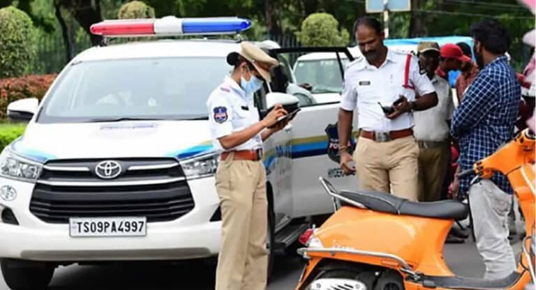 Telangana Police : వాహ‌న‌దారుల‌కు గుడ్ న్యూస్‌.. పెండింగ్ చ‌లాన్స్‌పై 50 శాతం రాయితీ..!