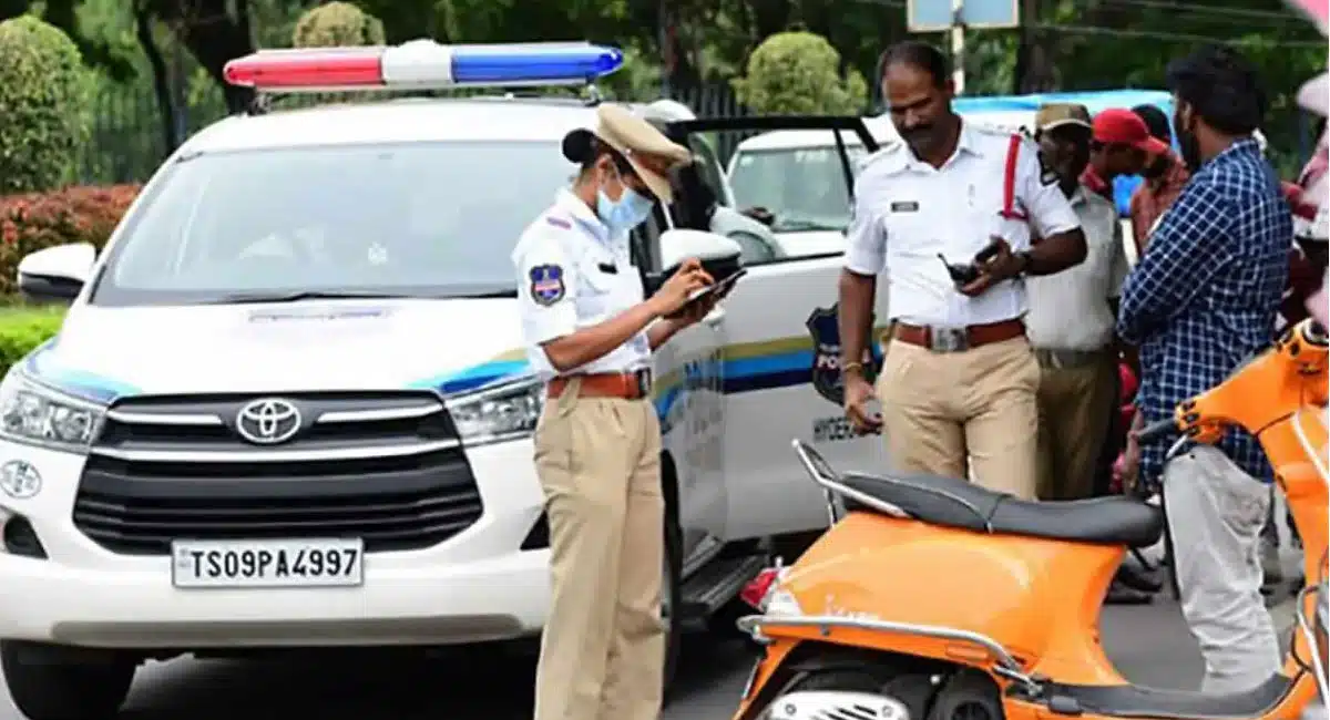 Telangana Police : వాహ‌న‌దారుల‌కు గుడ్ న్యూస్‌.. పెండింగ్ చ‌లాన్స్‌పై 50 శాతం రాయితీ..!