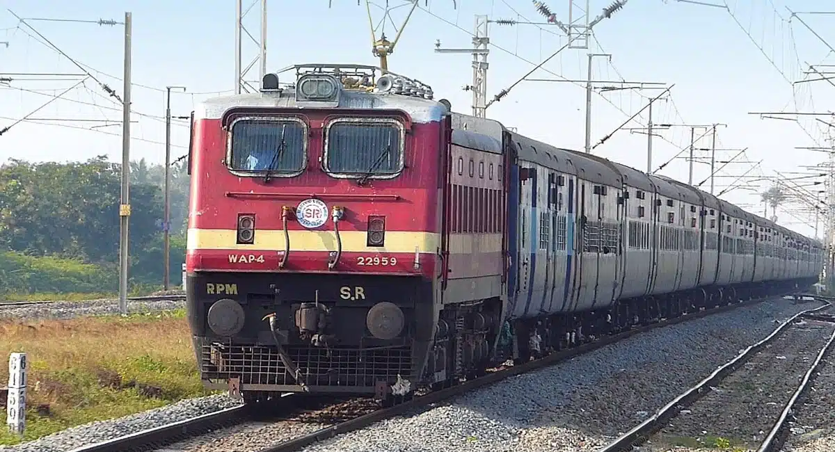 Indian Railways : గుడ్ న్యూస్... రైల్లో కూడా టికెట్ లేకుండా ప్రయాణించవచ్చు...!