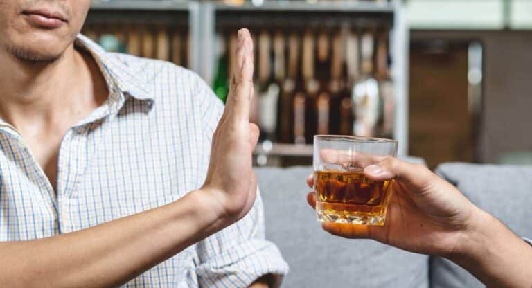 Alcohol : ఆల్కహాల్ 28 రోజులు తాగడం ఆపితే.. శరీరంలో షాక్ అయ్యే మార్పులు జరుగుతాయి…!