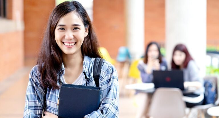 Best Scholarship :  విదేశాల్లో చదువు కోసం అప్పు చేస్తున్నారా… ఉచితంగా 83 లక్షల స్కాలర్ షిప్ పొందండిలా..!