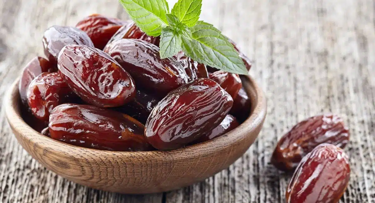 Dates : ప్రతిరోజు పరిగడుపున దీంతో ఖర్జూరం తీసుకుంటే.. మీ శరీరంలో జరిగే మార్పులు ఇవే..!