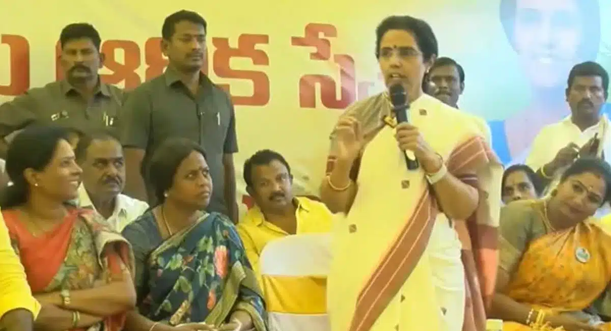 Nara Bhuvaneshwari : చంద్రబాబు నాయుడు కు రెస్ట్.. కుప్పం నుంచి పోటీగా నారా భువనేశ్వరి..!
