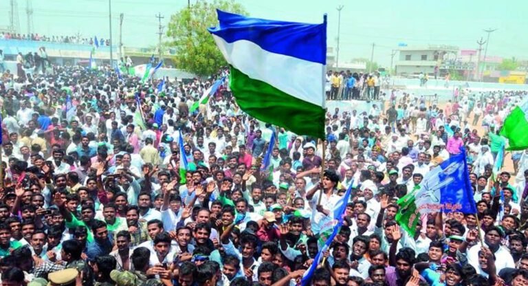 YSRCP : ఆంధ్ర రాజకీయాలలో వైసీపీ గ్రాఫ్ పెరగడానికి ప్రధాన కారణం ఏంటి..?