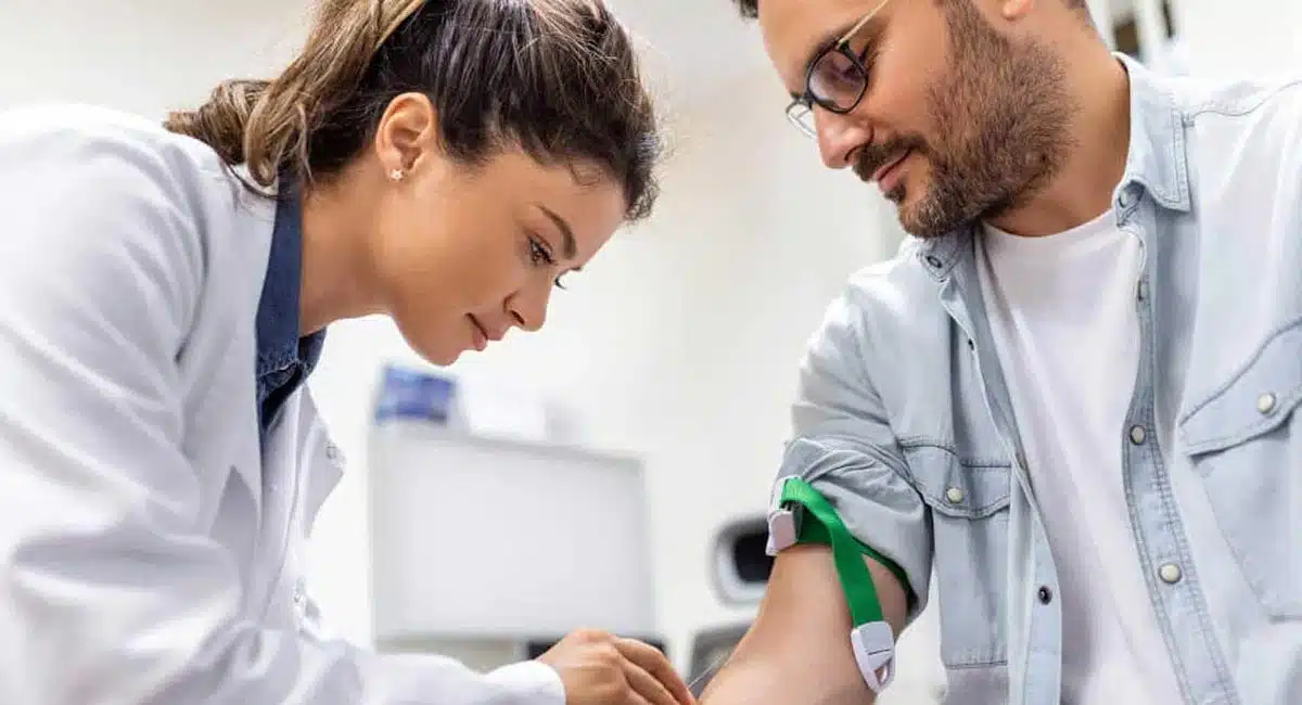 Diabetes : మీ గోళ్ళు పసుపు రంగులోకి మారాయా..? చర్మం పై వాపు వచ్చిందా..? అయితే వెంటనే షుగర్ పరీక్ష చేయించుకోవాల్సిందే..!