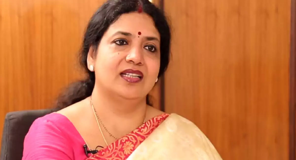 Jeevitha Rajasekhar : మ‌హిళ‌లు తాగితే త‌ప్పేంటి.. జీవిత రాజ‌శేఖ‌ర్ హాట్ కామెంట్స్‌..!