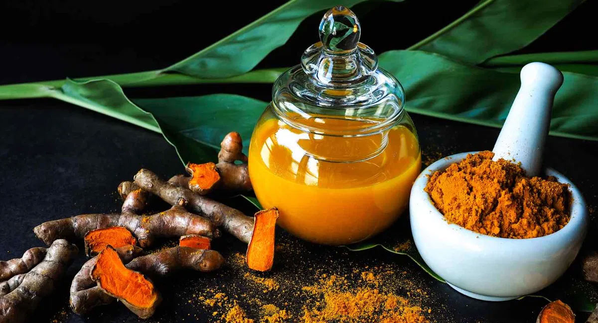 Turmeric Water : మహిళలు ఉదయం ఖాళీ కడుపుతో పసుపు నీరు తాగితే శరీరంలో జరిగే మార్పులు ఇవే..!