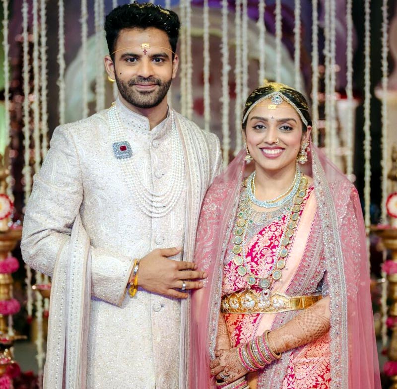 Venkatesh Daughter Wedding హీరో వెంకటేష్ ఇంట్లో తన రెండో కుమార్తె పెళ్లి సందడి నెట్టింట వైరల్ అవుతున్న ఫొటోస్ వీడియోస్