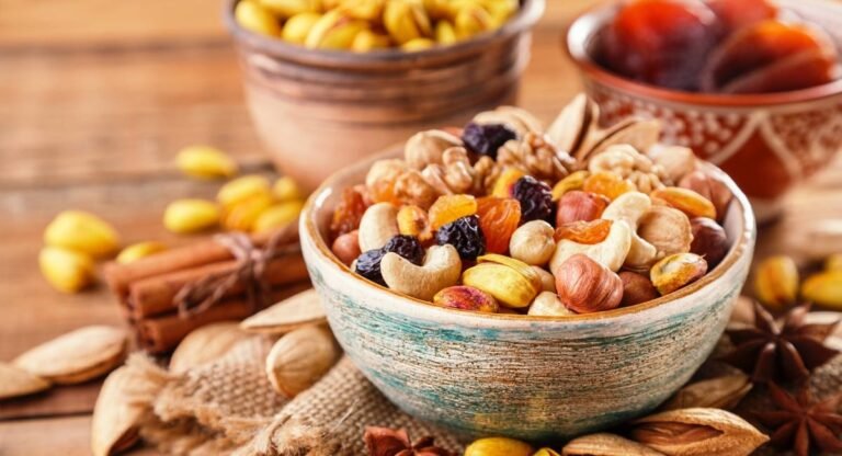 Dry Fruits : రాత్రి పడుకునే ముందు ఈ గింజలను తింటే చాలు.. అద్భుతమైన ప్రయోజనాలు…!