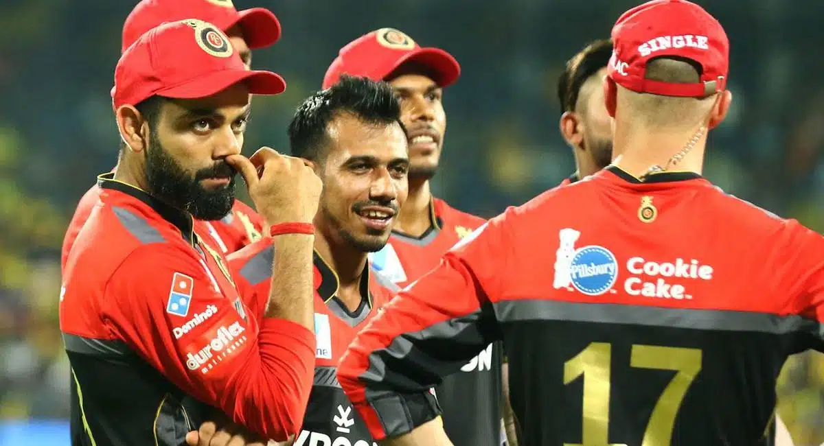 RCB : ఆర్సీబీ ప్లే ఆఫ్స్‌కి వెళ్ల‌డం డౌటేనా.. ఇలా చేస్తే మాత్రం ప‌క్కా వెళుతుంది..!