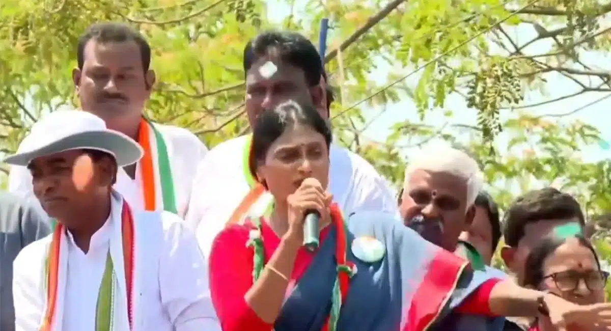 Ys Sharmila : వైయస్సార్ ని బండ బూతులు తిట్టిన బొత్స సత్యనారాయణ జగన్ కి తండ్రి సమానులట.. వైయస్.షర్మిల..!