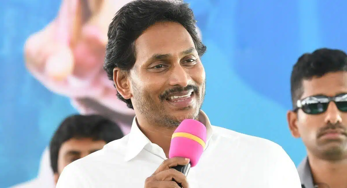 Ysrcp : ఇటు కూటమిలో.. అటు వైసీపీలో.. అభ్యర్థుల మార్పుకు రెడీ..!