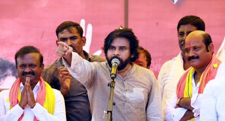 Pawan kalyan : ఆస్తులను పంచుతూ హద్దులు దాటితే ఎలా పవన్…? బూతులు తిడితేనే గెలుస్తారా…?