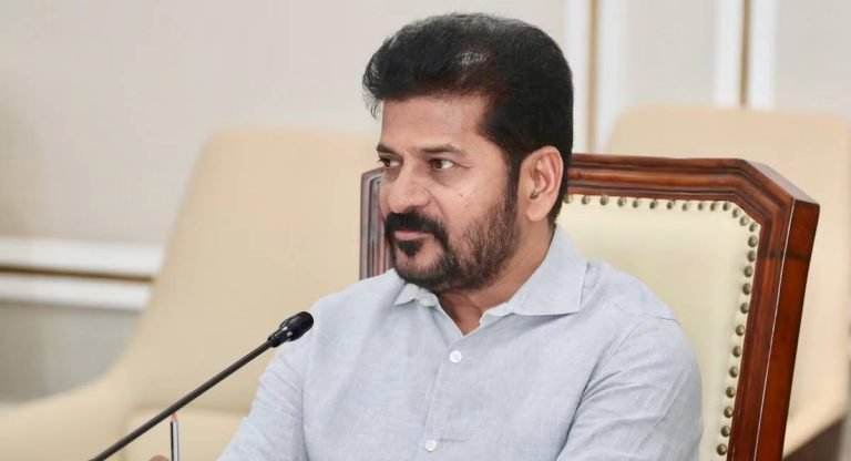Revanth Reddy : వై.ఎస్ జగన్ బాటలోనే రేవంత్ రెడ్డి సర్కార్… ఇలా చేస్తే కష్టమే కదా…!