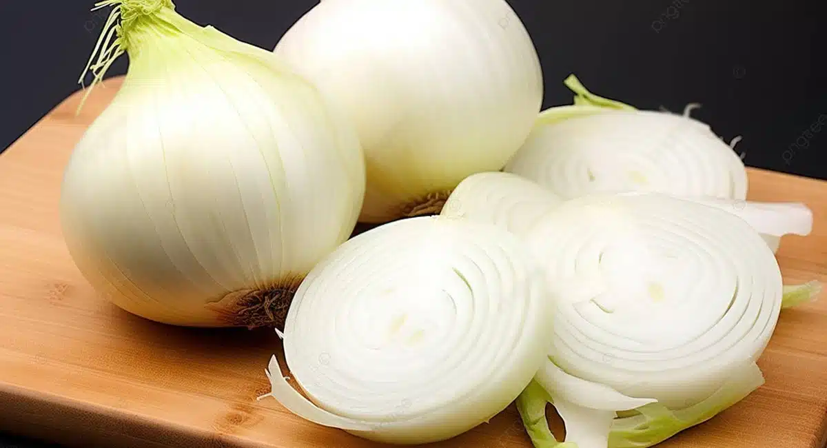 White Onions : తెల్లగా ఉన్న వీటితో ఇన్ని సమస్యలకు చెక్ పెట్టవచ్చు...!