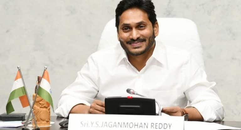 Ap Politics : ఇన్ని వ్యతిరేకతల మధ్య వైసీపీ విజయం సాధ్యమేనా… సాధ్యమైతే.. ?