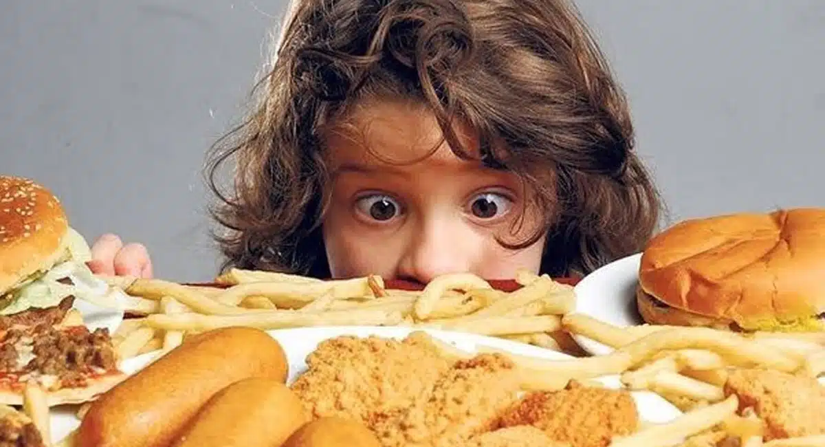 Foods : పిల్లలకు ఈ ఫుడ్స్ పెడుతున్నారా.. చాలా డేంజర్..!